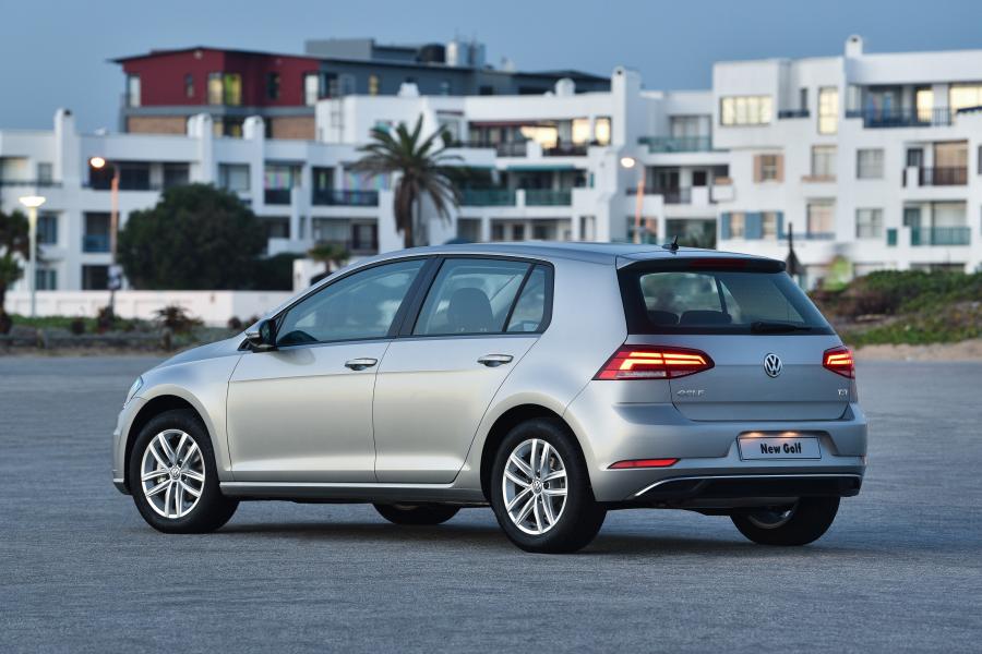  Volkswagen Golf TSI 5-Door 2017 года  (ZA) (фото 6 из 11)